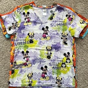 Mickie and Minnie Disney scrub top Small